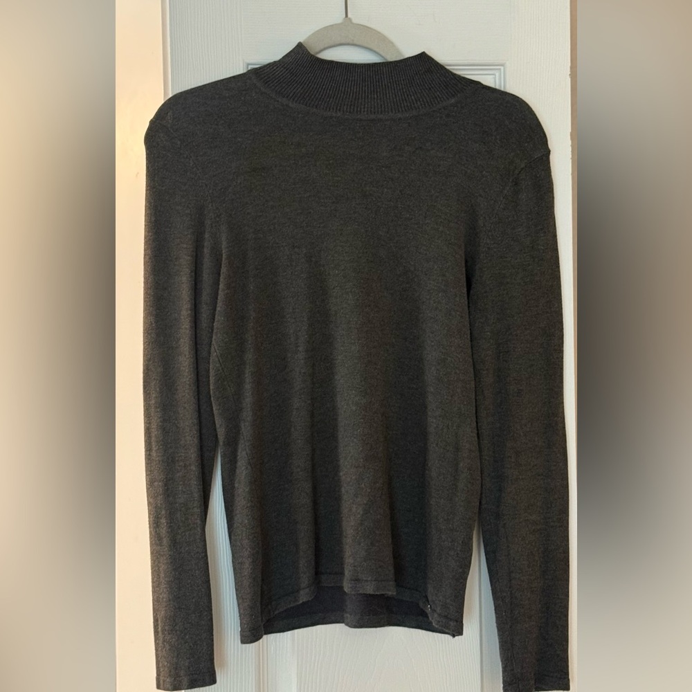 T Tahari Dark Gray Crewneck Sweater